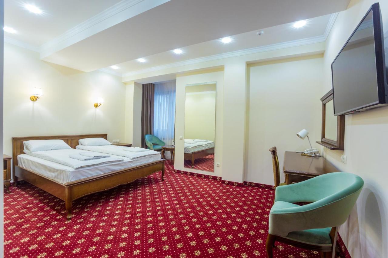 Ambassador Hotel 4*