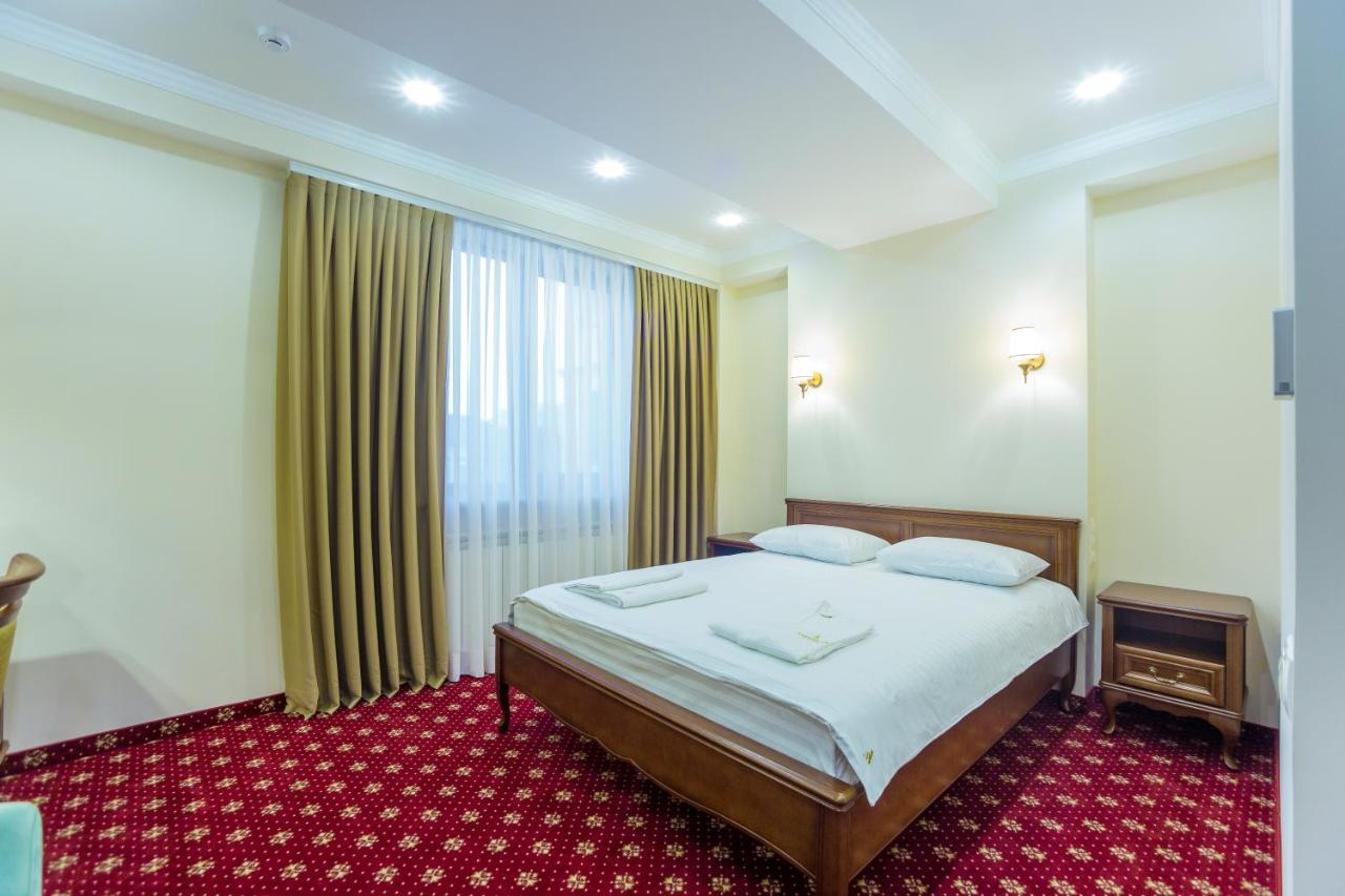 Ambassador Hotel 4*